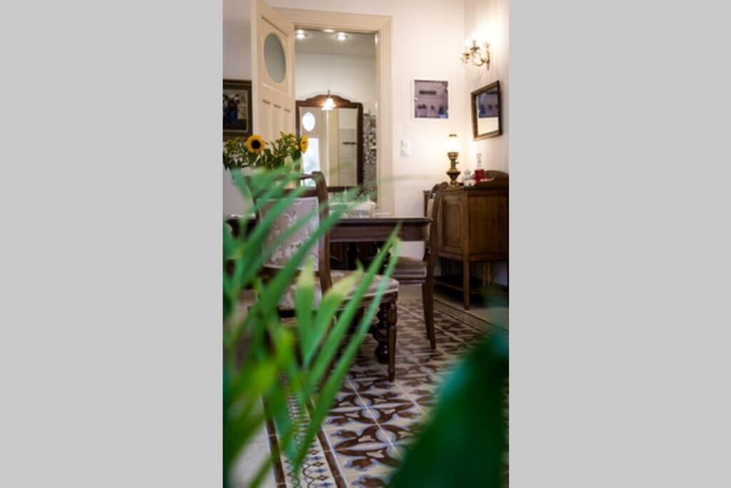 Neoclassical Flat With 2 Bedrooms In Piraeus Buitenkant foto