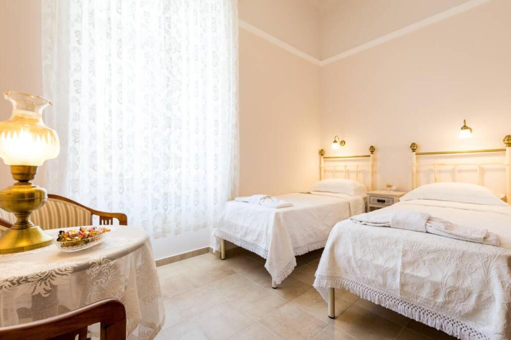 Neoclassical Flat With 2 Bedrooms In Piraeus Buitenkant foto