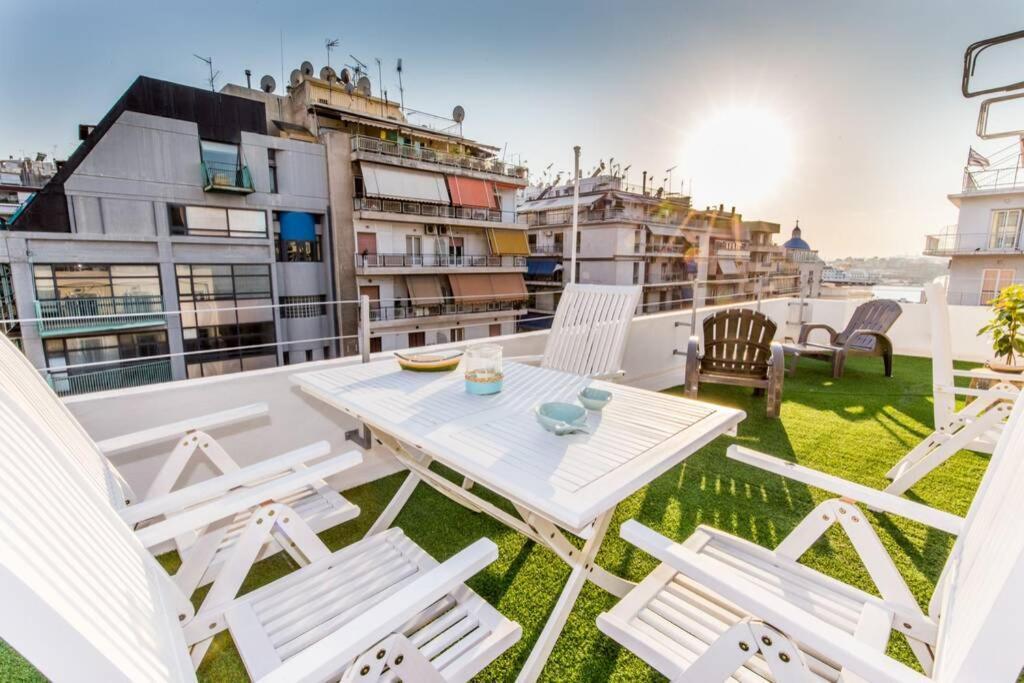 Neoclassical Flat With 2 Bedrooms In Piraeus Buitenkant foto
